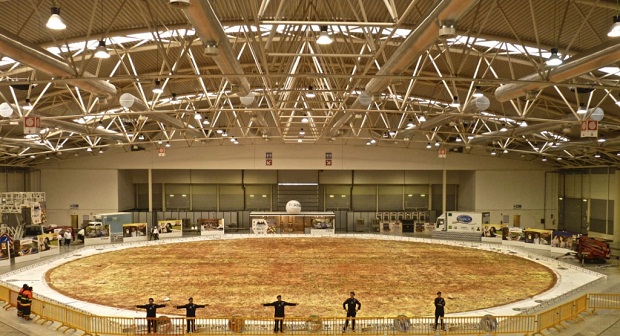 Pati lielākā pica pasaulē.